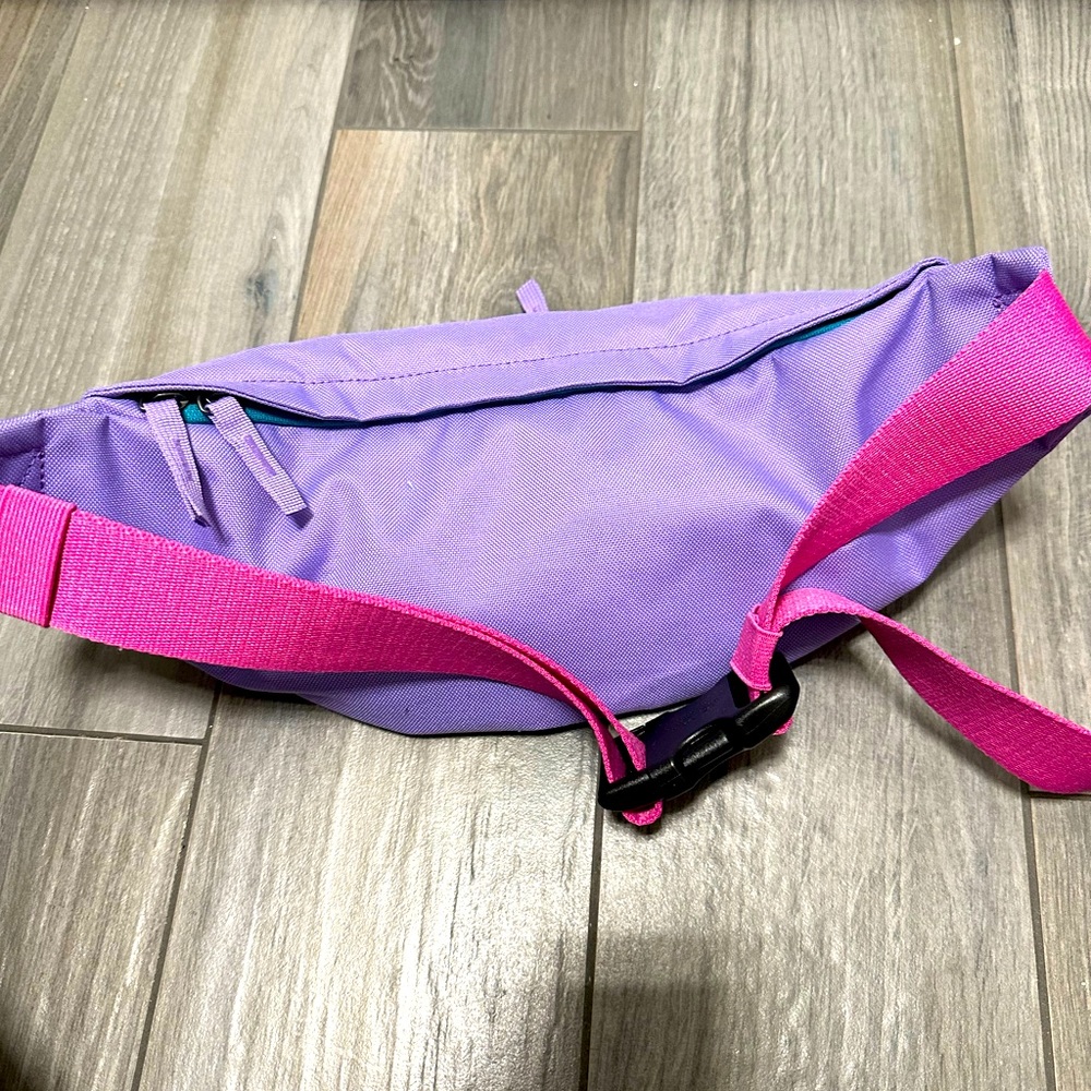 NIKE 💜 - Picture 3 of 4